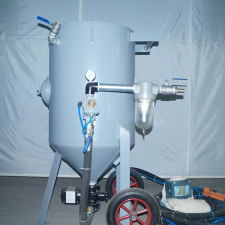 广东非标定制加压型手动喷砂机原理及应用