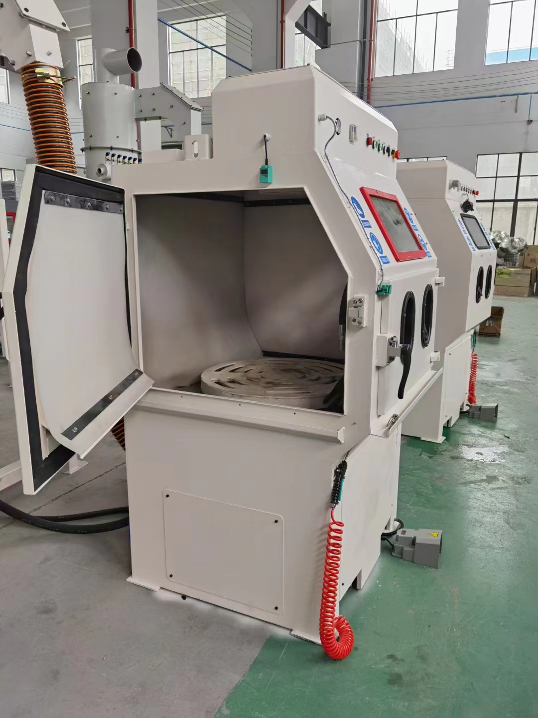 广东移动式抛丸机的工作原理?